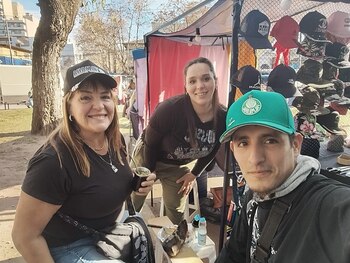 La pareja junto a Melanie, la hija de Viviana
