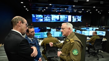 En el marco de este trabajo coordinado, Carabineros y la Policía de investigaciones desplegaron servicios en distintos puntos del país, reforzando las acciones de prevención, fiscalización y combate al crimen organizado (@martinarrau)