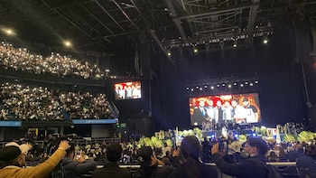 En medio de las lágrimas,