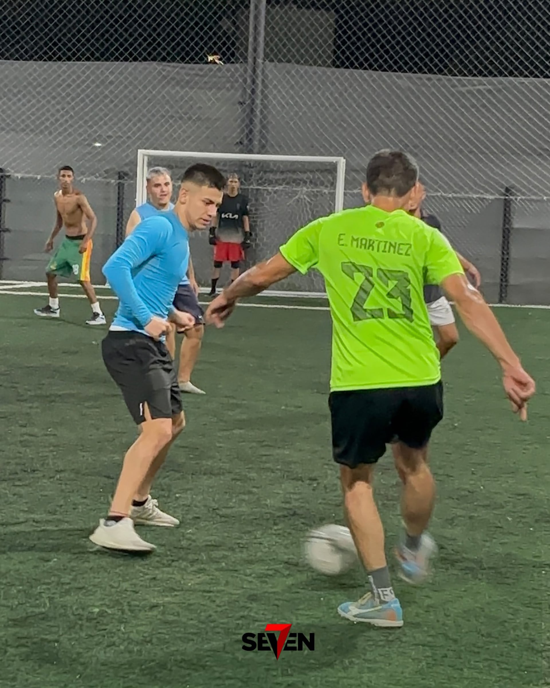 El Diablito se divirtió con sus amigos (@canchaseven7)