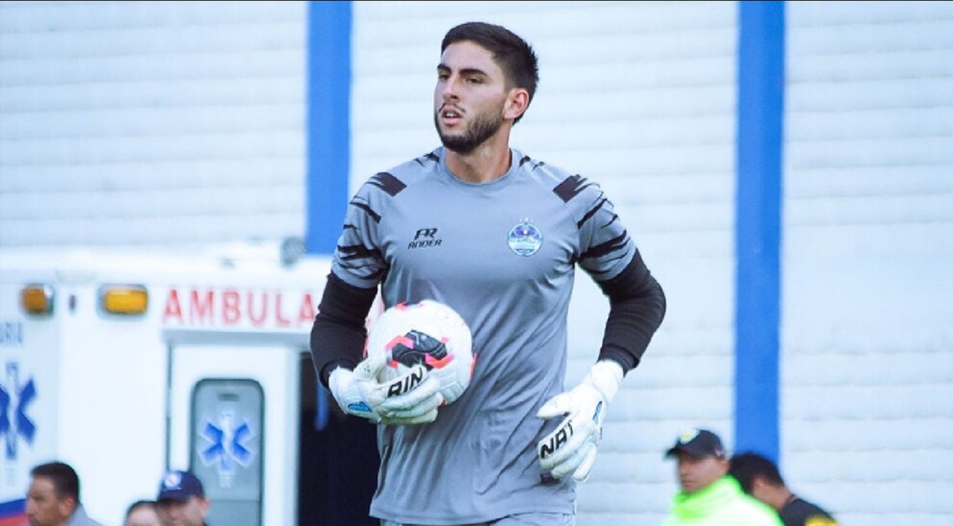 La dirigencia blanquiazul trabaja en varias posiciones para fortalecer el plantel de la próxima temporada. Matías Córdova aparece como alternativa para competir con Alejandro Duarte, mientras que Piero Magallanes despierta interés tanto en Alianza Lima como en Sporting Cristal. (Comerciantes Unidos)