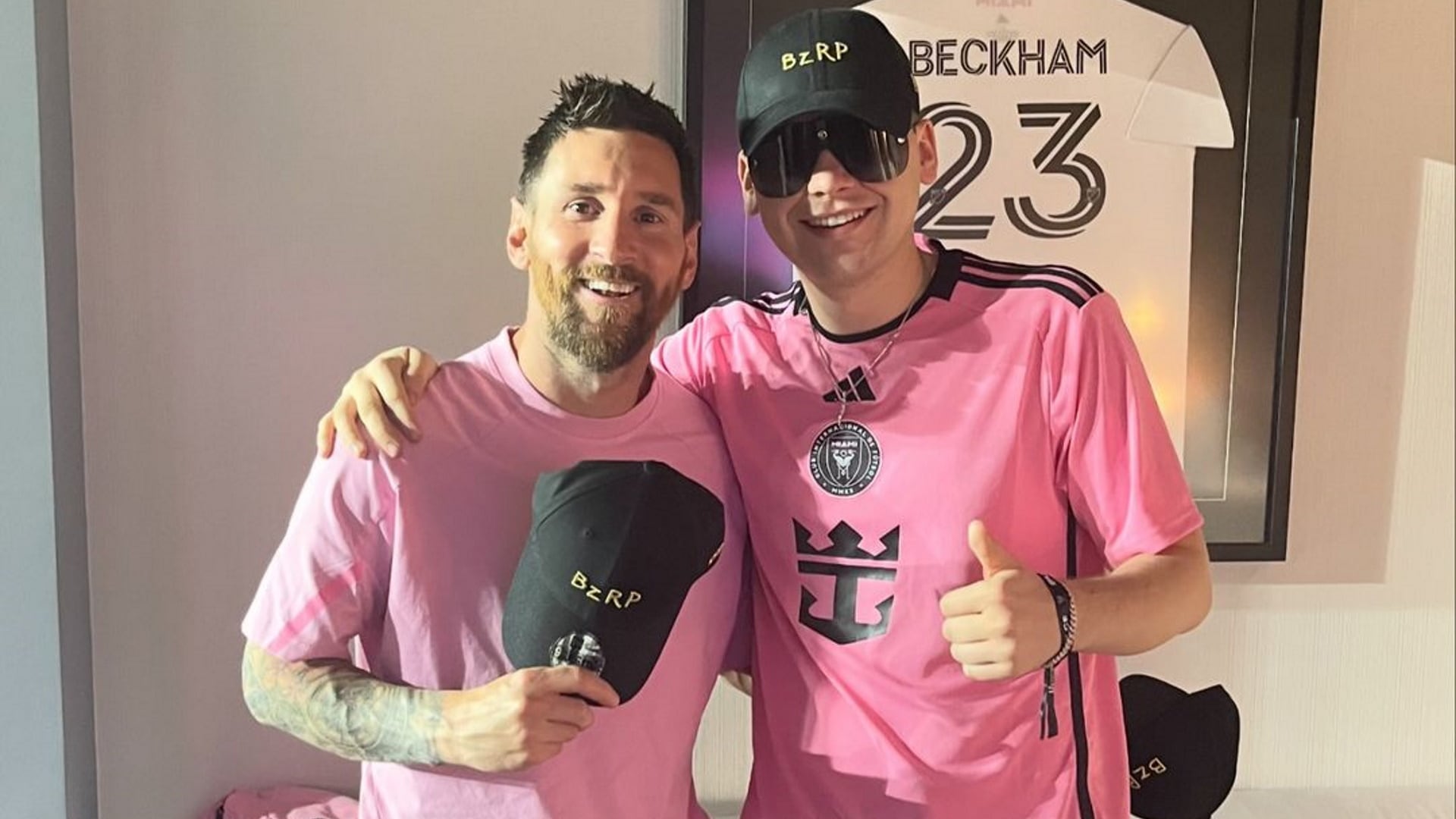 Bizarrap premió a Messi y lo abrazó en una escena que reavivó la admiración por el 10
