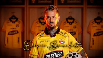 Pipa Benedetto con la camiseta