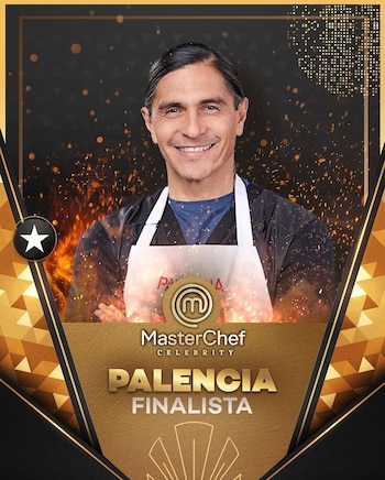 Otro uno de los finalistas que ha cautivado al público es Juan Francisco Palencia Hernández, mejor conocido como Paco Palencia, una figura destacada en el mundo del futbol mexicano y ahora también en la cocina.