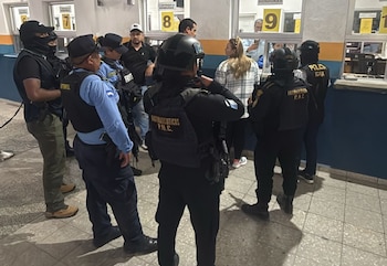 La Policía Nacional de Honduras confirma la captura de Yosary Yasmin Valle Aguilar en Corinto, Omoa, cuando buscaba abandonar el país.