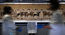 “Increíblemente frágil”: El Tapiz de Bayeux llega a Londres en un operativo ultrasecreto
