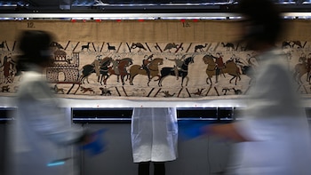 “Increíblemente frágil”: El Tapiz de Bayeux llega a Londres en un operativo ultrasecreto