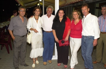 Palomo Linares, Marina Danko y sus hijos. (Europa Press)