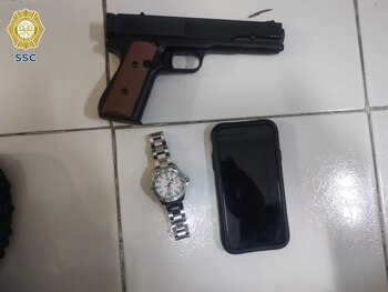 En la detención, policías capitalinos