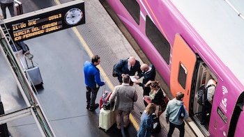 Facua advierte a Renfe, Iryo