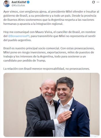 Pantallazo de un tuit de Axel Kicillof con texto y una fotografía de Axel Kicillof junto a Luiz Inácio Lula da Silva sonriendo