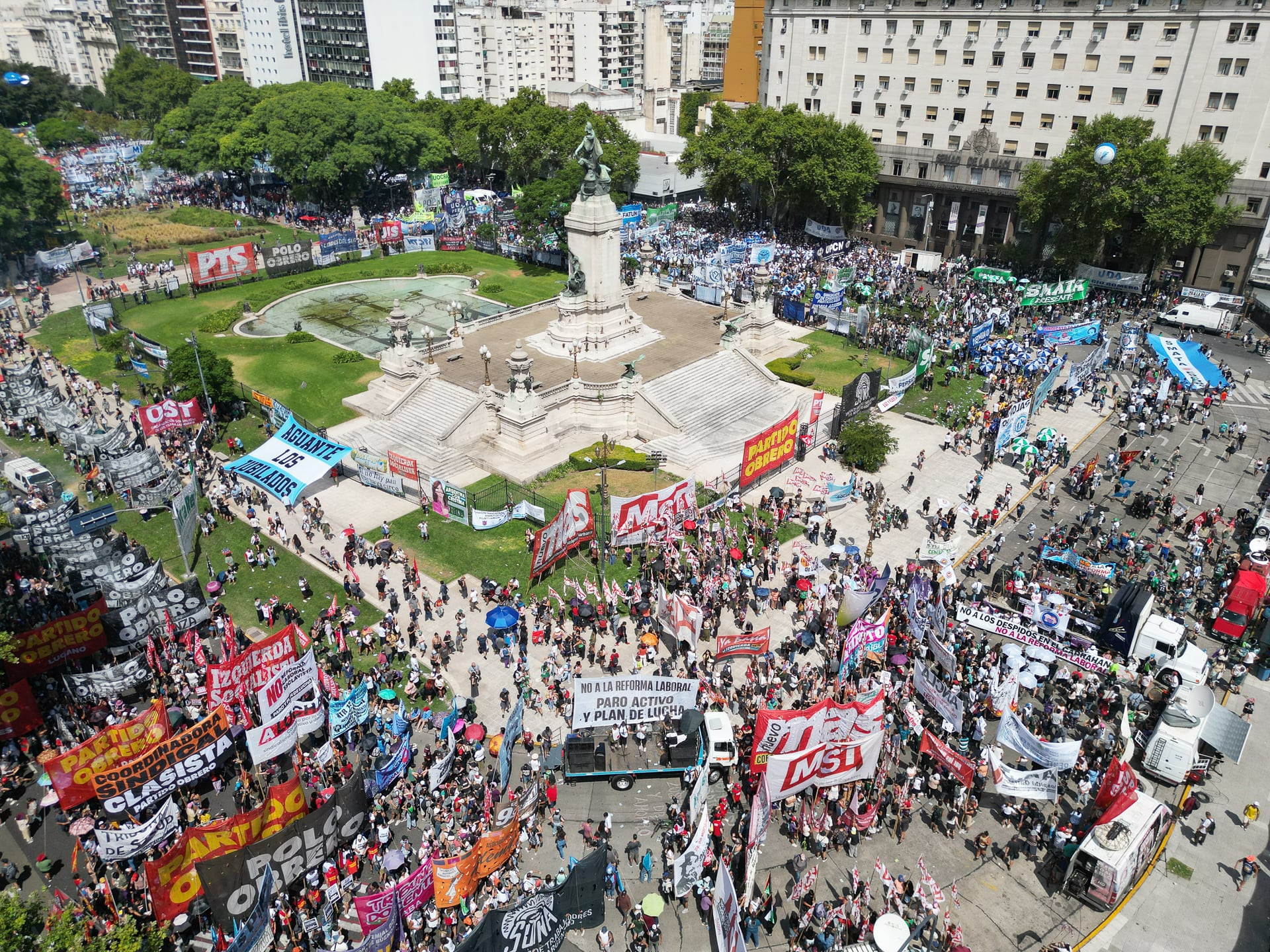 La CGT difundió comunicados en defensa de los derechos laborales, criticaron el despliegue policial (Gaston Taylor)