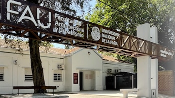 Encontraron un bebé muerto dentro de una obra en la Facultad de Arquitectura de La Plata