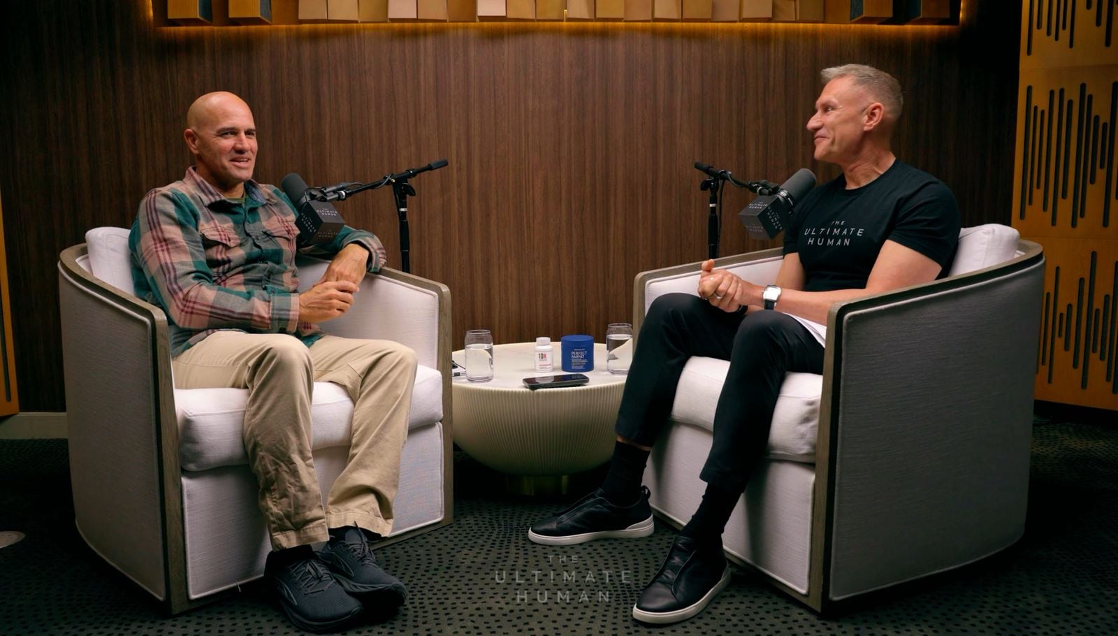 Récords históricos: fue el surfista más joven (20 años) y el más veterano (39) en consagrarse campeón mundial, además de ostentar el récord de títulos mundiales consecutivos, con cinco coronas seguidas entre 1994 y 1998 (Captura de video: YouTube/Ultimate Human podcast)