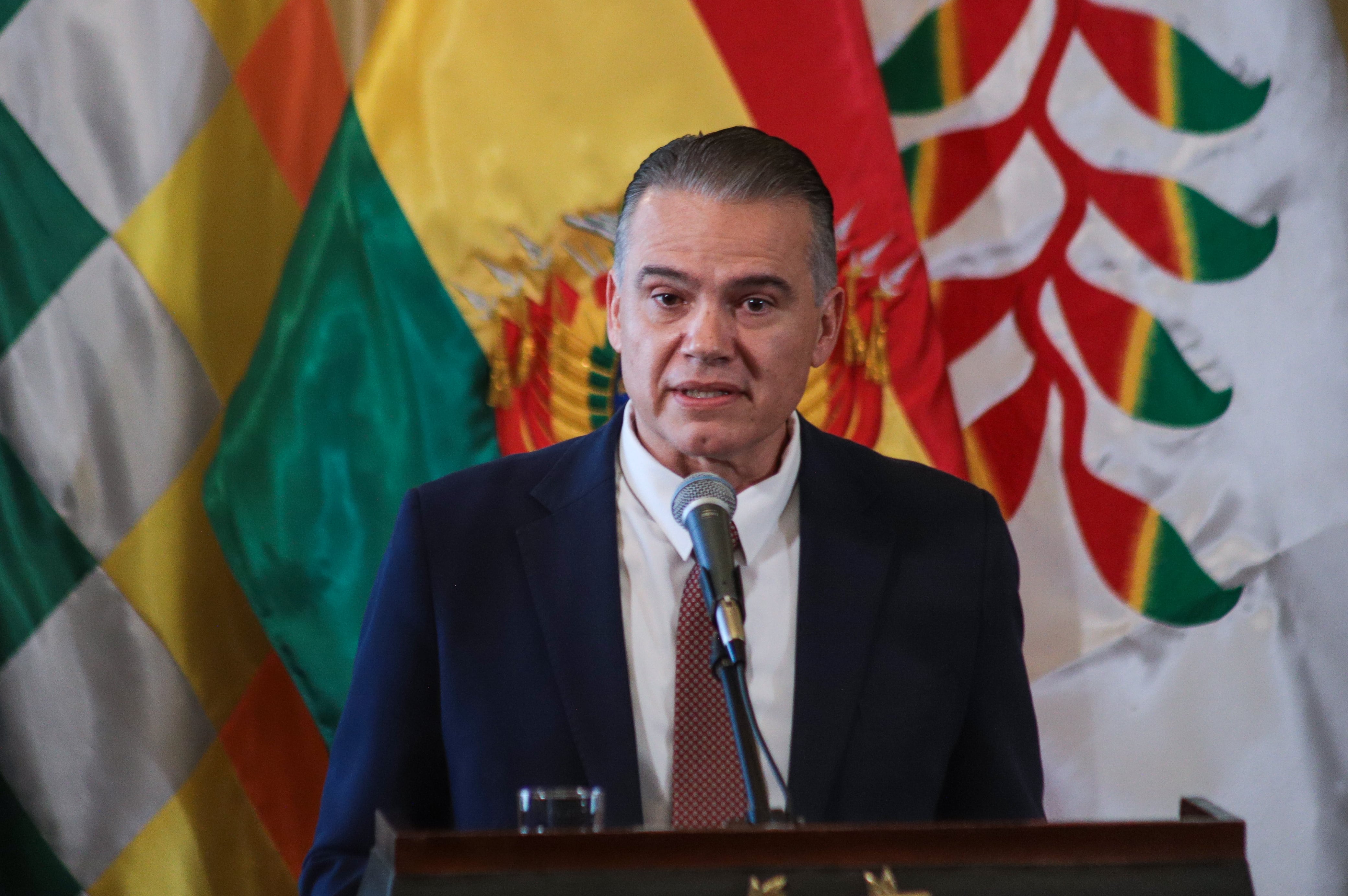 Ernesto Justiniano informó que el operativo incluyó a la unidad F10 y a más agentes policiales para ampliar la presencia estatal (EFE)