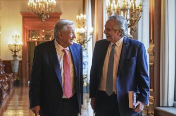 Alberto Fernández sigue en México