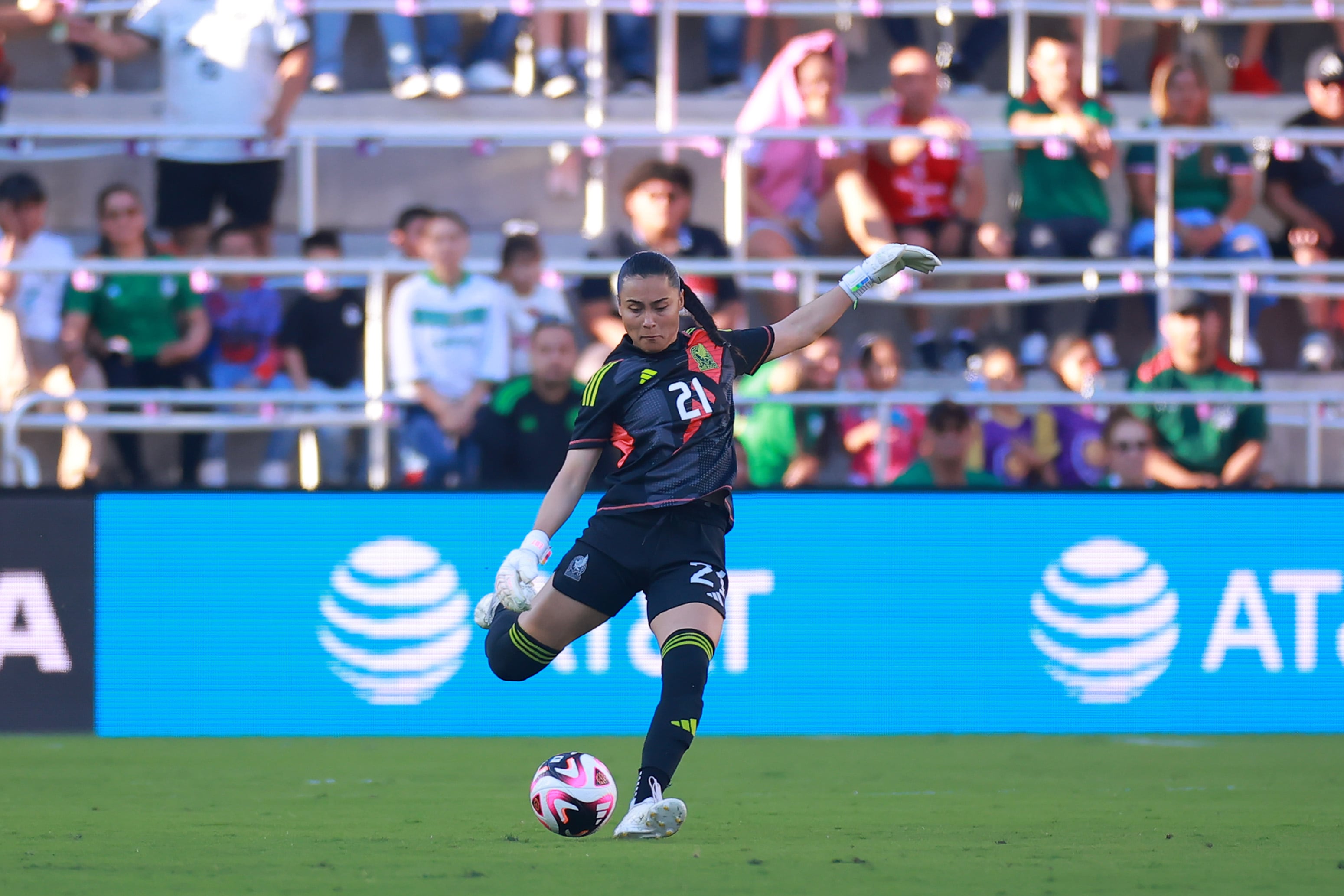 (TW Selección Mexicana Femenil)