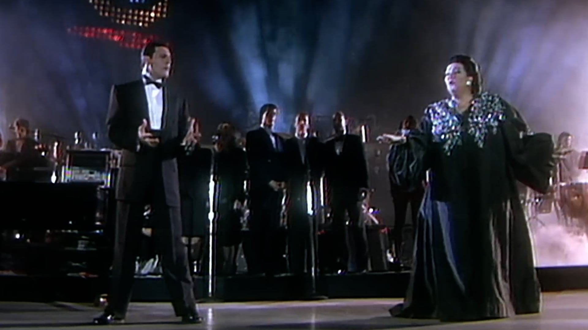 La última vez que Freddie Mercury pisó un escenario. Fue hace 38 años y cantó junto a Montserrat Caballé en una velada inolvidable