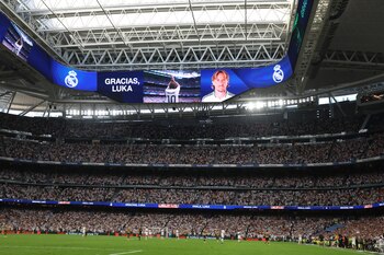 Todo el Santiago Bernabéu rendido