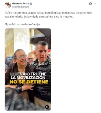 El expresidente llegó hasta la Plaza de Bolívar de Bogotá - crédito @petrogustavo/X