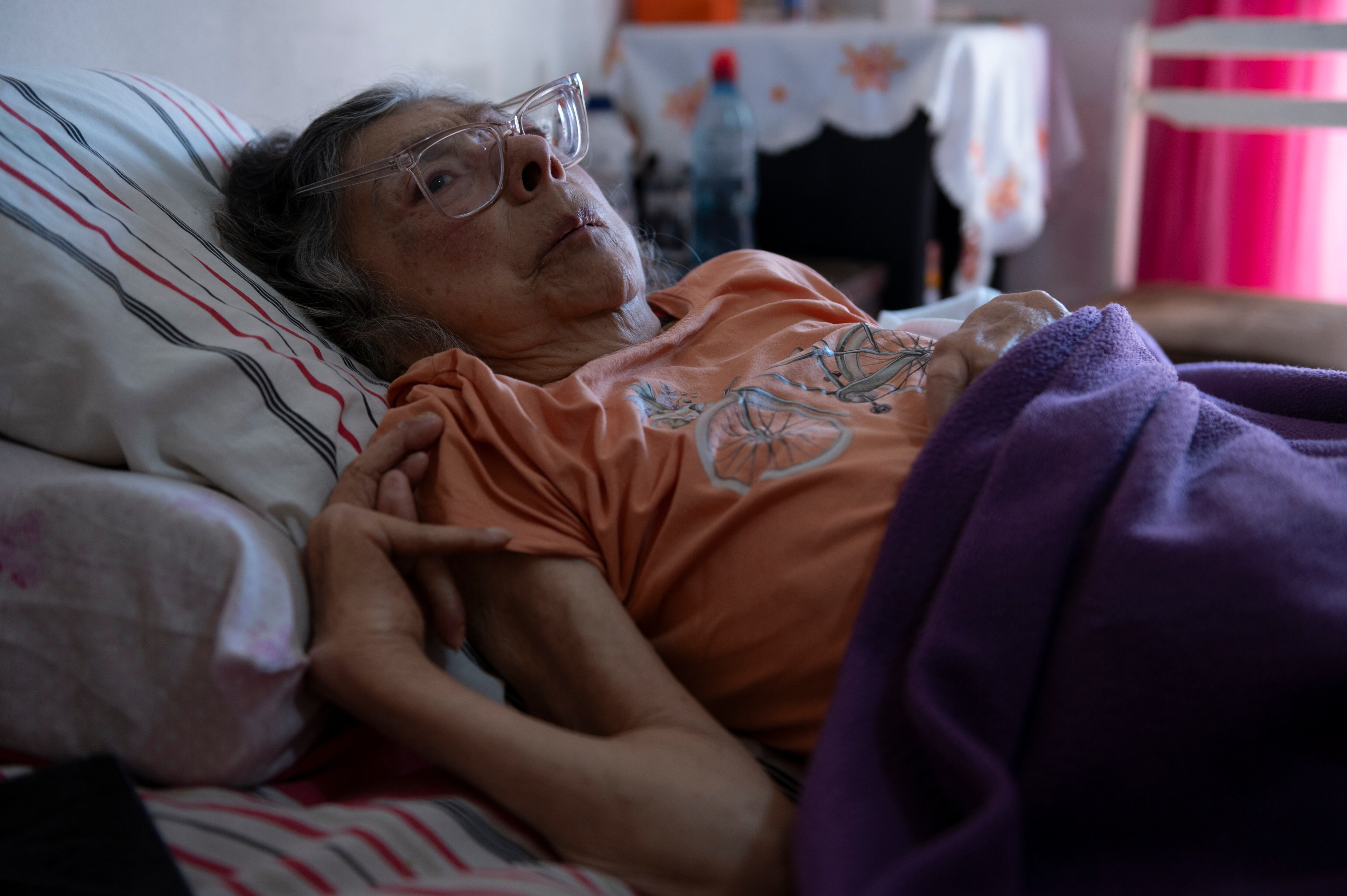 María recibió su diagnóstico en 2001. En mayo de este año le amputaron la pierna izquierda debajo del muslo. Fotos: Gastón Taylor