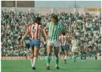 Ángel Castellanos con la camiseta