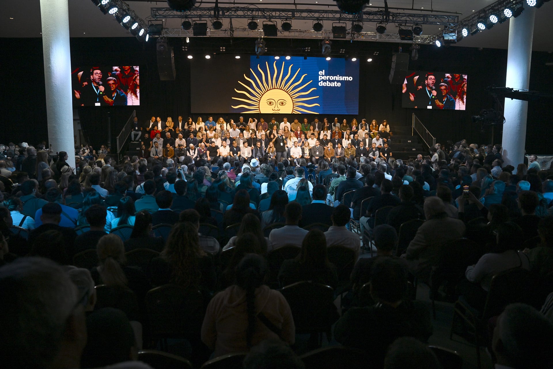 Del encuentro participaron más de 4000 personas, entre dirigentes políticos y militantes