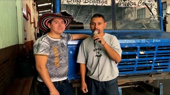 Transportaba su equipo de audio