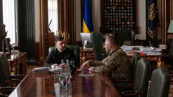Zelenski cesa al jefe del