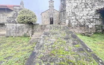 Fotografía de la capilla del pazo en venta. (Fuente: Idealista)