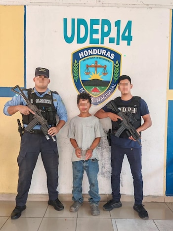 El sospechoso fue localizado durante labores de vigilancia y seguimiento en Dolores Merendón, Ocotepeque. (FOTO: Policía Nacional)