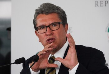 Ricardo Monreal y otros legisladores