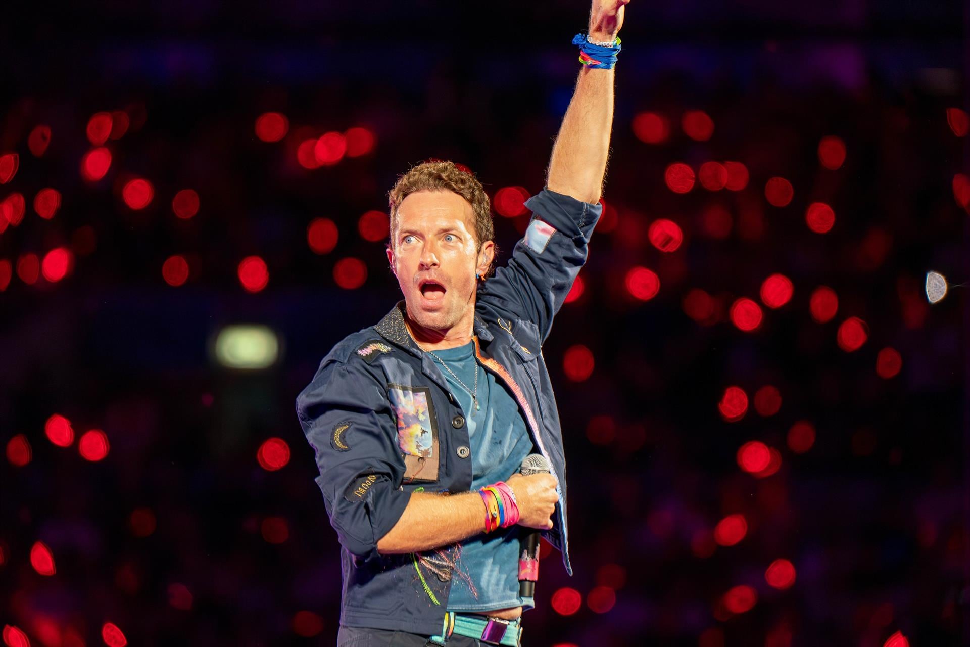 Coldplay incluyó en 2019 la voz de Agustín López Pacheco en *When I Need a Friend* y vinculó su historia con el álbum *Everyday Life*.