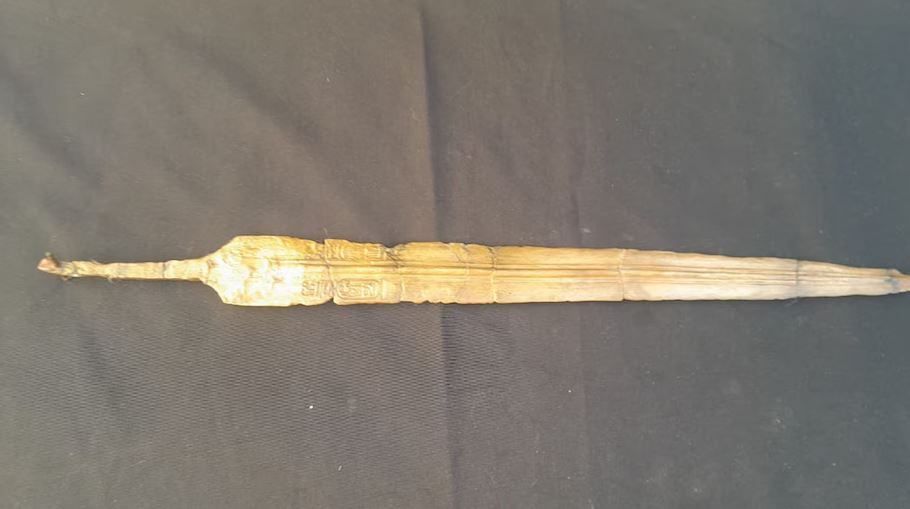 espada con marca de Ramsés II hallada en Egipto tras 3.000 años
