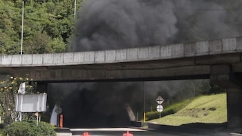 Cerrado el túnel de la vía a La Línea por un incendió: hasta el momento no se reportan heridos