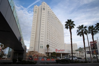 El Tropicana Las Vegas cerró después de 67 años para construir un nuevo estadio de MLB (REUTERS/Ronda Churchill)