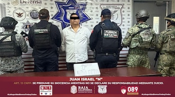 El hombre fue detenido cuando circulaba en un vehículo. (Cortesía)