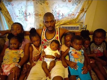 Las víctimas del ataque incluyen siete hermanos y una prima, todos entre 3 y 11 años, según la oficina del forense (Instagram)