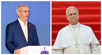 El mandatario dominicano viaja a Roma con una propuesta que ya fue planteada antes. El pontífice conoció el país caribeño cuando era sacerdote, y el Gobierno busca que regrese en una condición muy diferente. (Composición fotográfica Infobae)