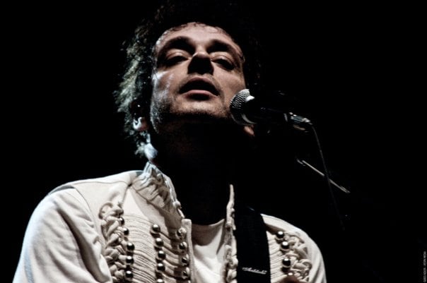 Gustavo Cerati murió el 4 de septiembre de 2014 a los 55 años, después de pasar 1571 días en coma tras un ACV sufrido en Venezuela