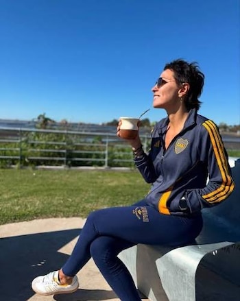 Mayra Mendoza jogging Boca