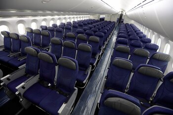 Interior de un avión de