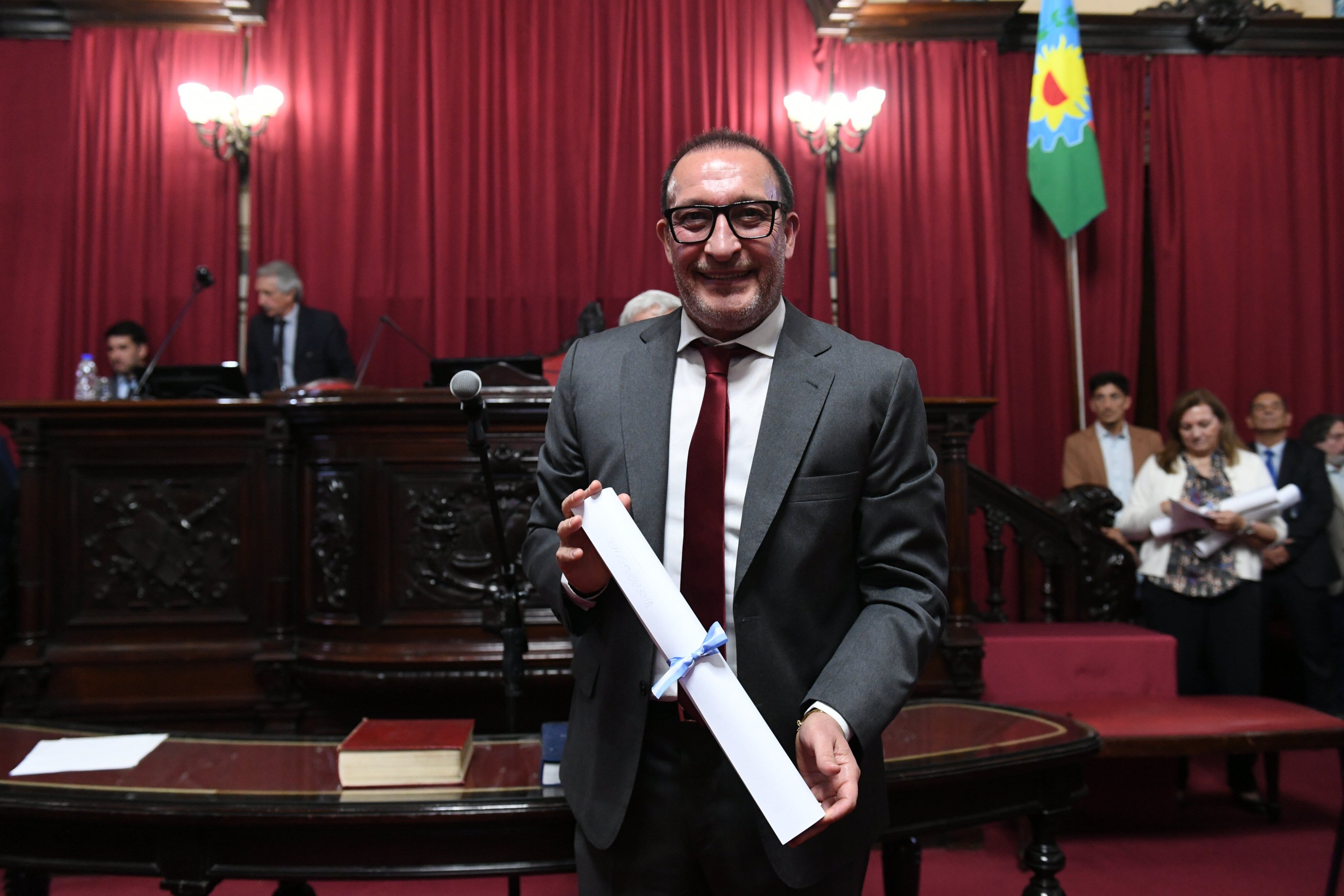 El senador peronista, Luis Vivona. Autor del proyecto de busca modificar la ley que limita las reelecciones