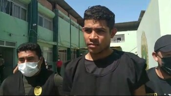 Eles capturam um estrangeiro suspeito