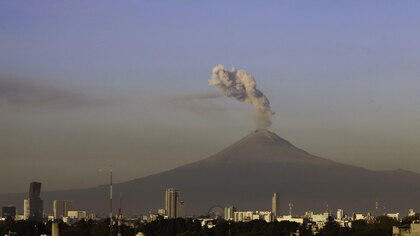Volcán Popocatépetl lanza 119 exhalaciones en las últimas horas; en estas zonas caerá ceniza hoy 13 de mayo | MAPA