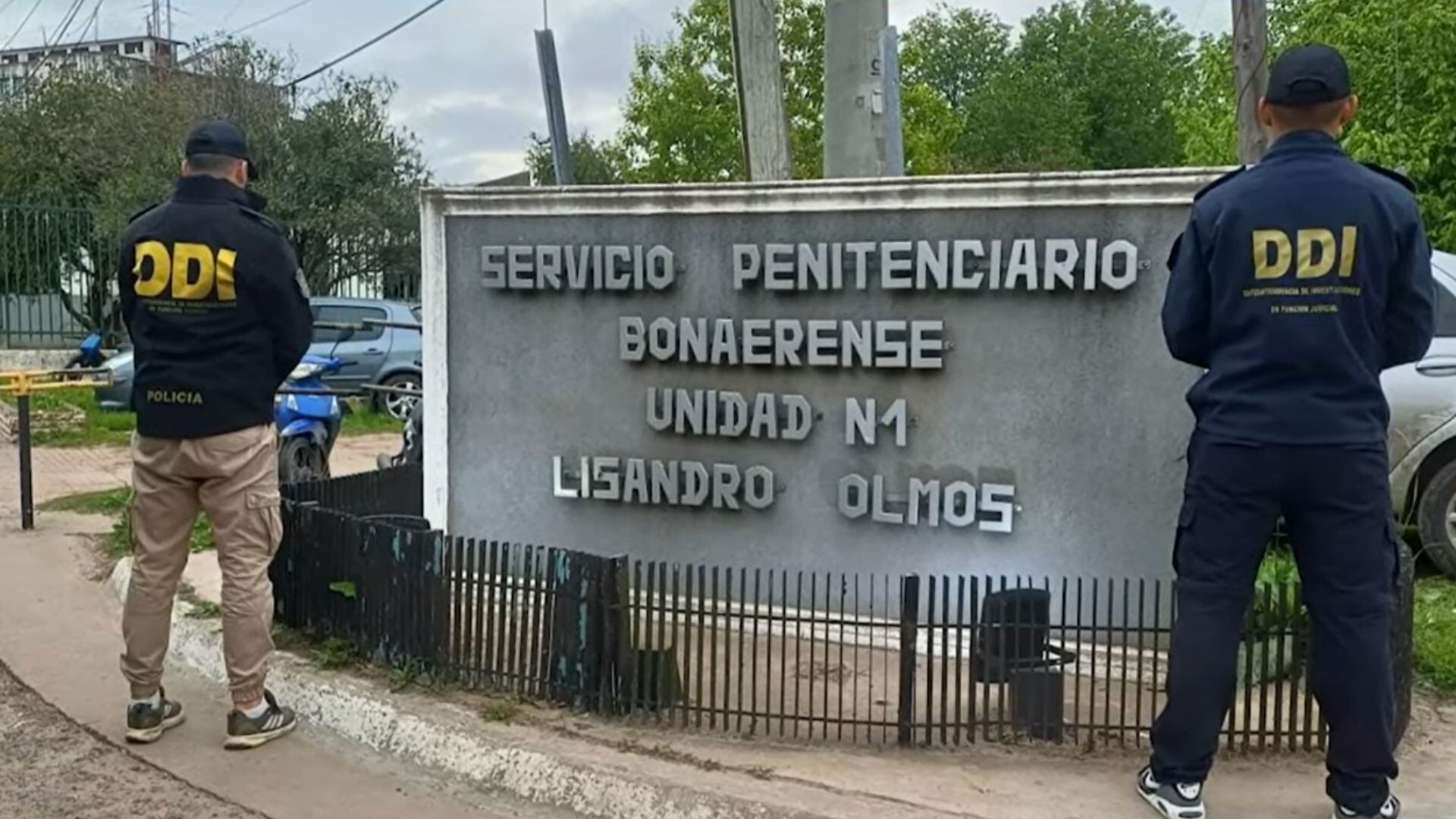 Los allanamientos realizados en los pabellones carcelarios permitieron el secuestro de ocho teléfonos celulares (Infobae en Vivo)