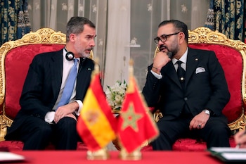 El rey Felipe y el monarca marroquí Mohamed VI durante la firma de acuerdos en el marco de la visita de los reyes a Marruecos en 2019. EFE/Juanjo Martín/Archivo