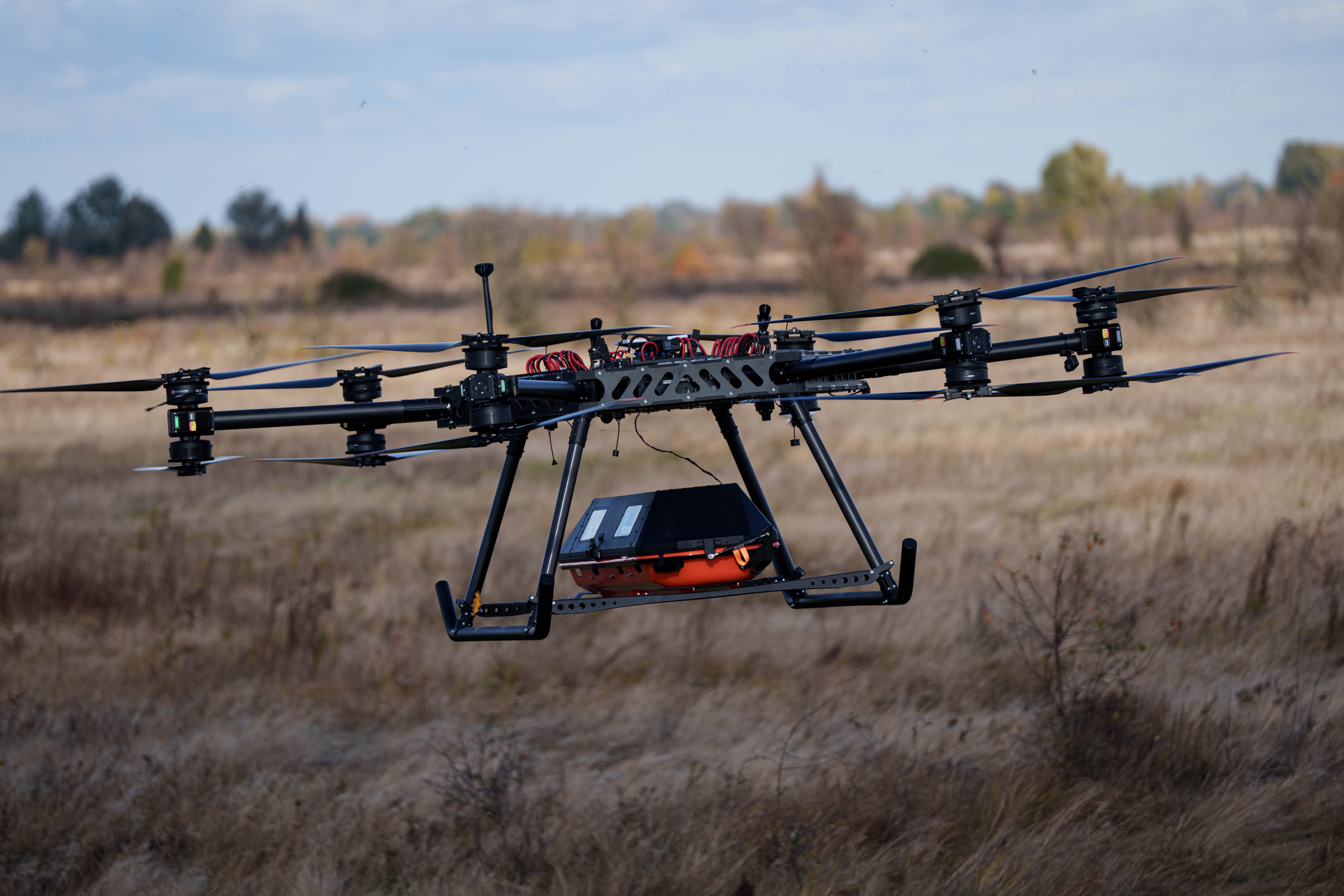 El dron StarGate, fabricado por la empresa SkyFall (AP Photo/Evgeniy Maloletka)