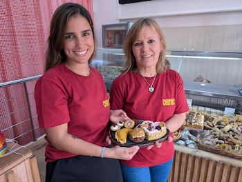 Nicole Verdier y su madre