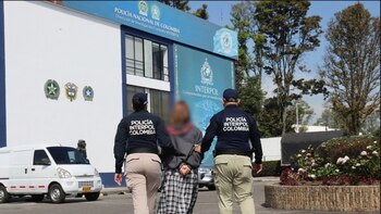 La mujer es requerida por